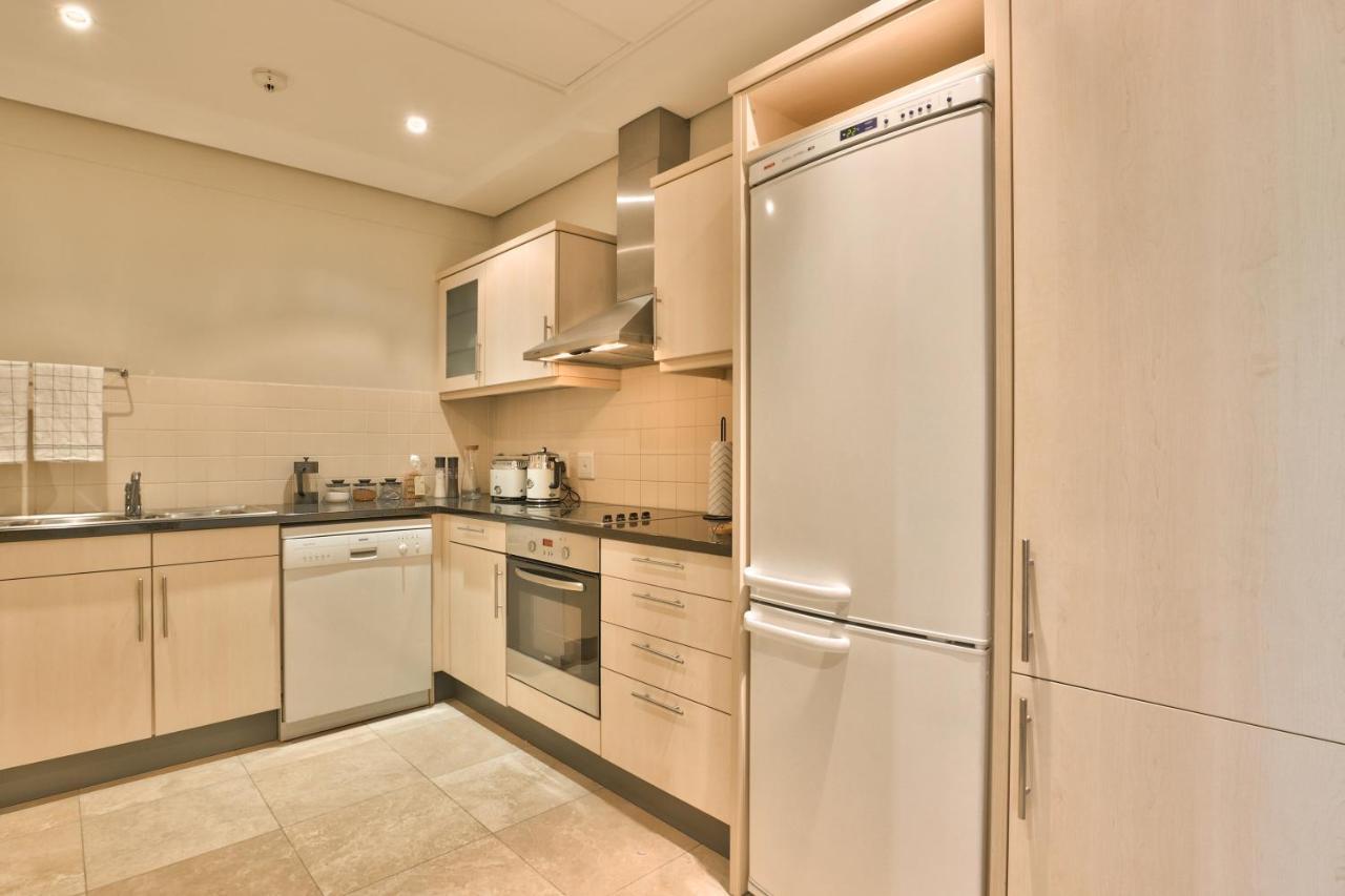 Elegant V&A Waterfront Canal Apartment Cape Town Exterior photo